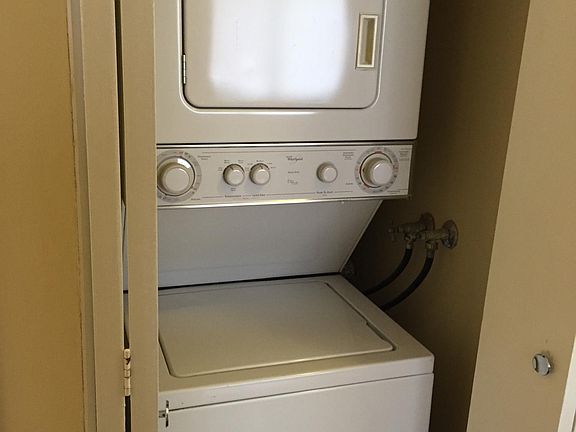 5th image of 791 N Fair Oaks Ave APT 4