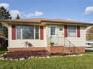 15521 Rowena Ave, Maple Heights, OH 44137