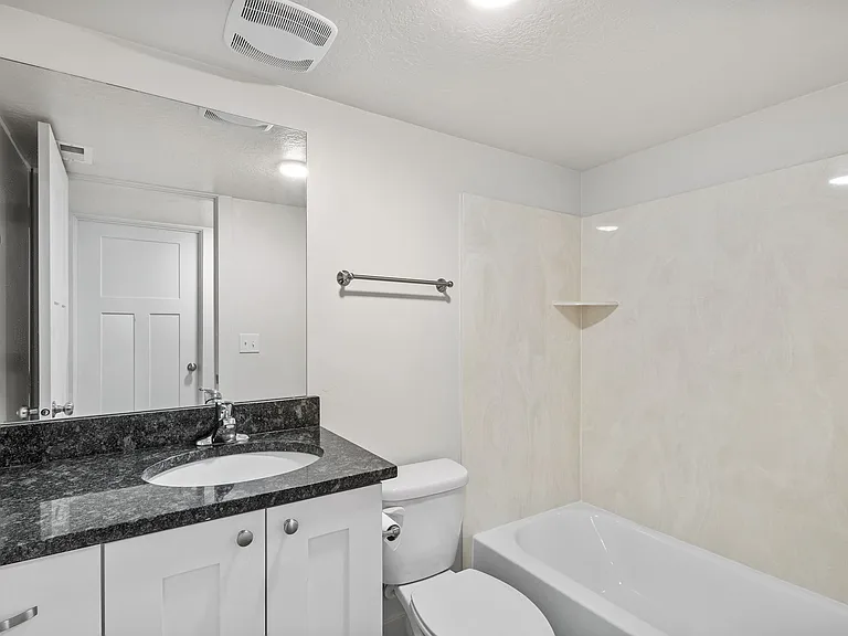 917 N 100 W — Photo 2