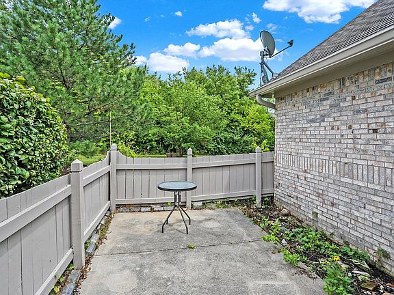 3rd image of 4743 Bridgefield Dr