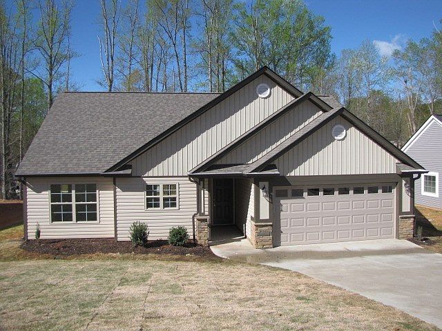 1st image of 134 Brookwood Creek Dr