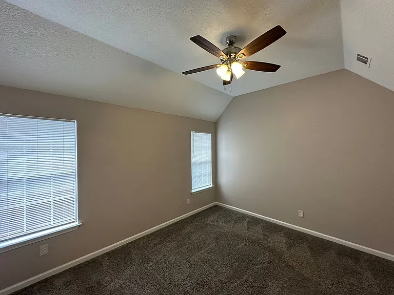 3812 Clarion Dr — Photo 8