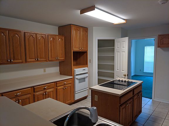 5th image of 1449 Edgewood Cir