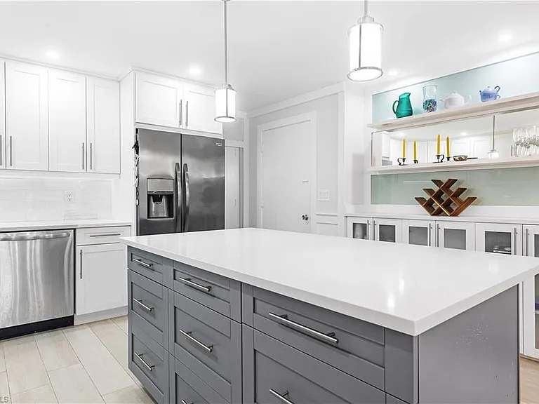 5 Bluebill Ave #209 — Photo 9