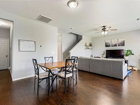 5th image of 805 NW 70th Ave