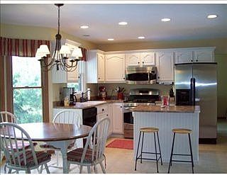 3rd image of 1419 Colony Dr
