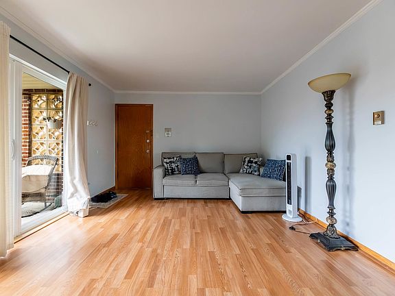 5th image of 6416 W 64th Pl APT 3A