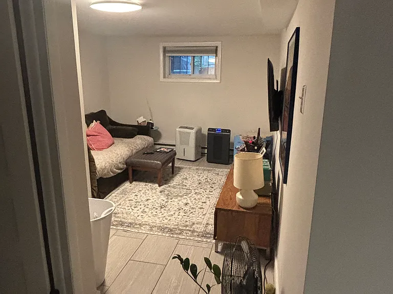 656 Acker Pl NE — Photo 21