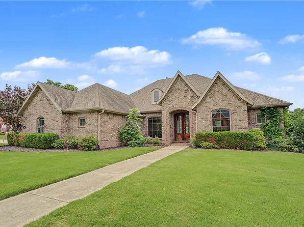 327 N Sandstone Pl, Fayetteville, AR 72701