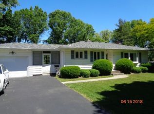 74 Deville Dr, Rochester, NY 14612