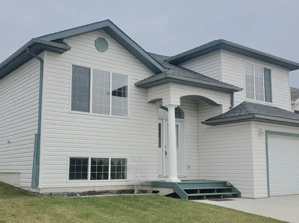 4805 45th St, Cold Lake, AB T9M 1N7