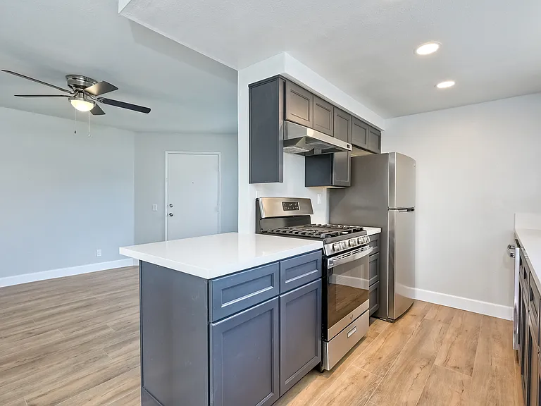 311 S Horne St #B — Photo 3