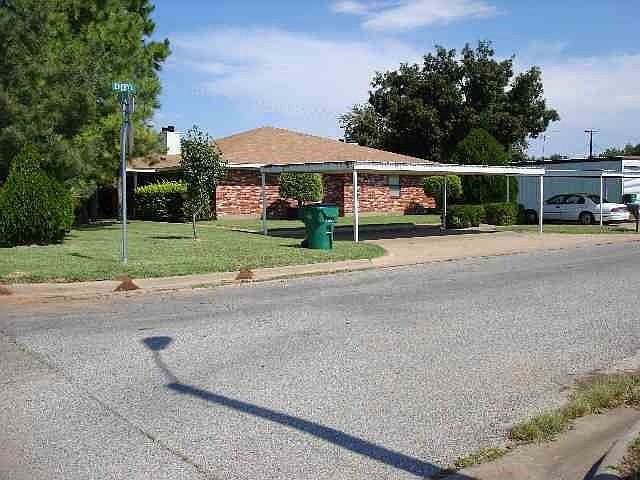 2nd image of 973 Cheryl Dr