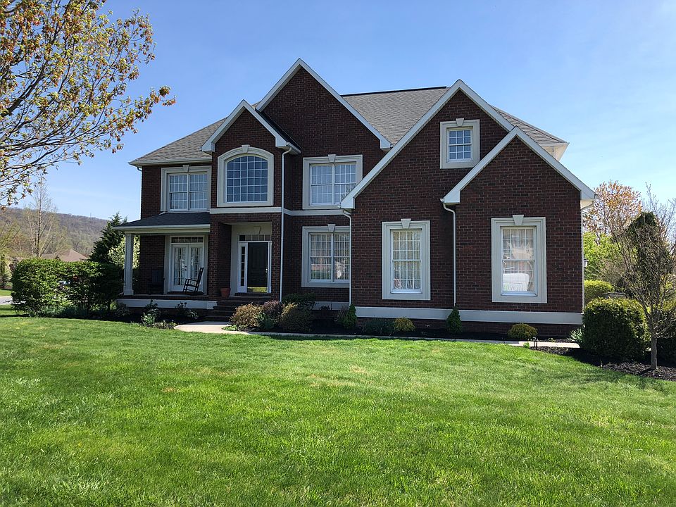 2nd image of 2323 Abbey Ln