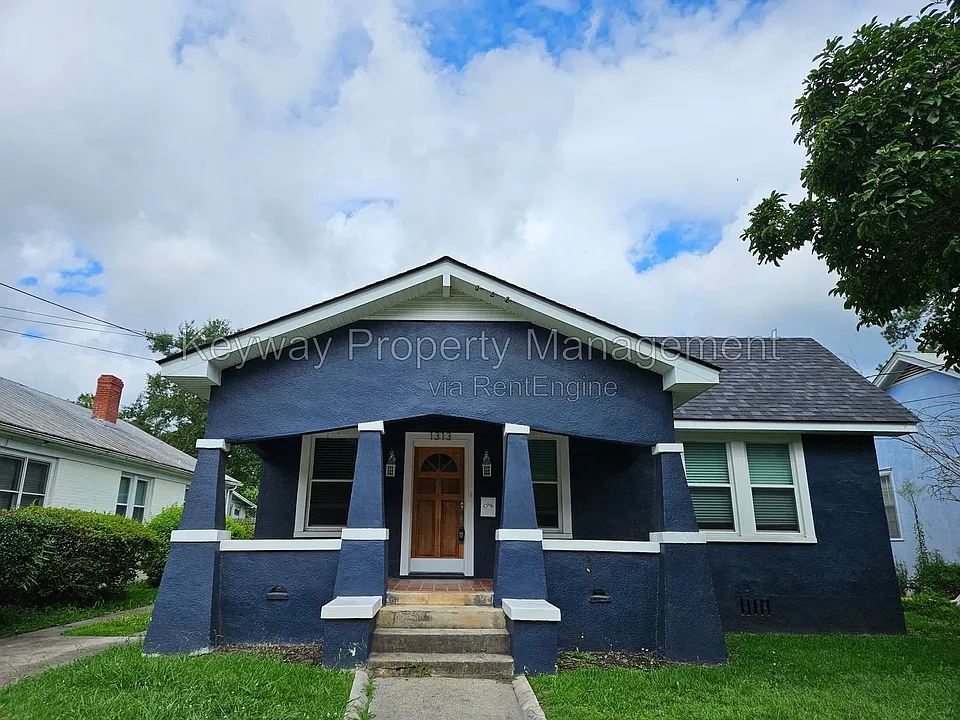 1313 Merry St