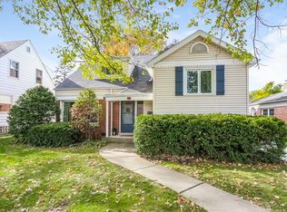 404 Leitch Ave, La Grange, IL 60525