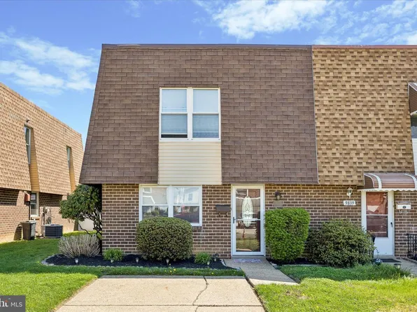 9841 Cowden St, Philadelphia, PA 19115