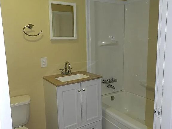2nd image of 1412 Armstrong Ave APT 5