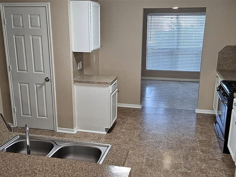 3103 Barkers Crossing Ave — Photo 12