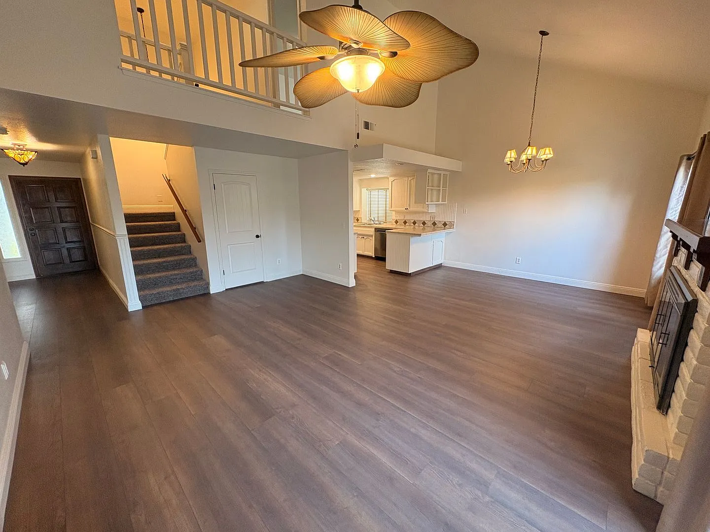 Beautiful 3 bedroom Home for rent in Visalia, Ca — Photo 3