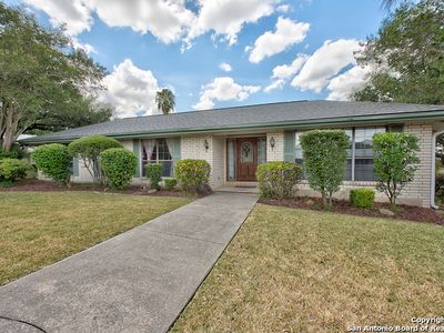 6302 Meadow Grv, Windcrest, TX, 78239