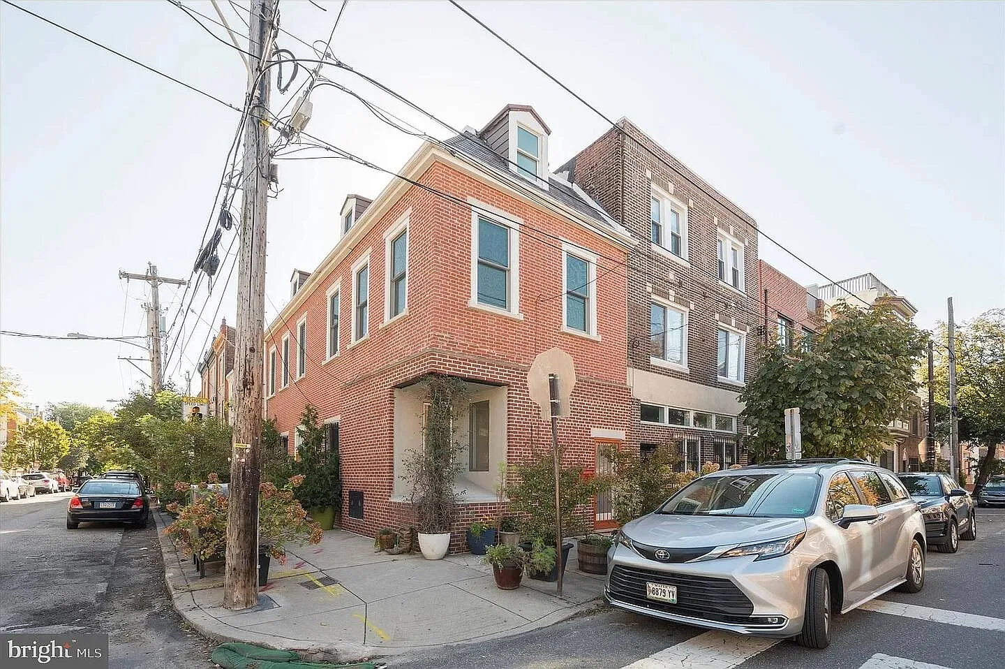 450 Fitzwater St — Photo 1