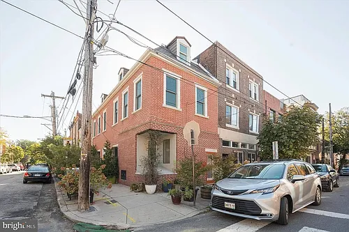 450 Fitzwater St Photo 1