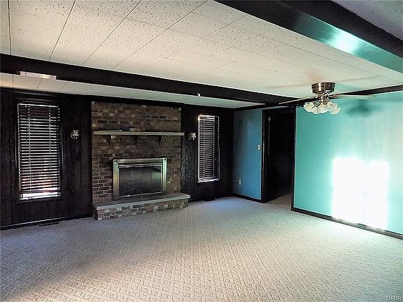 3rd image of 1175 Main Dr