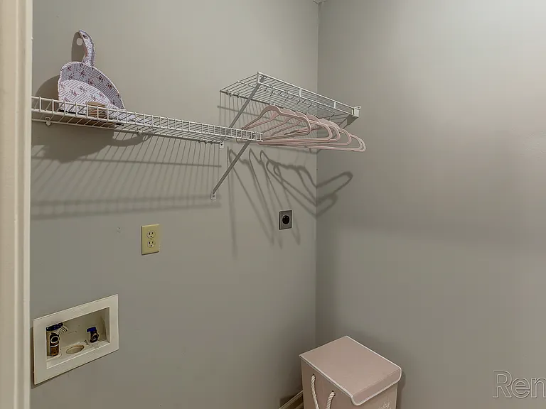 Georgetown Oaks Apartments — Photo 40