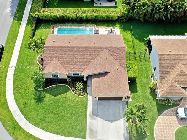 1464 SW 97th Way