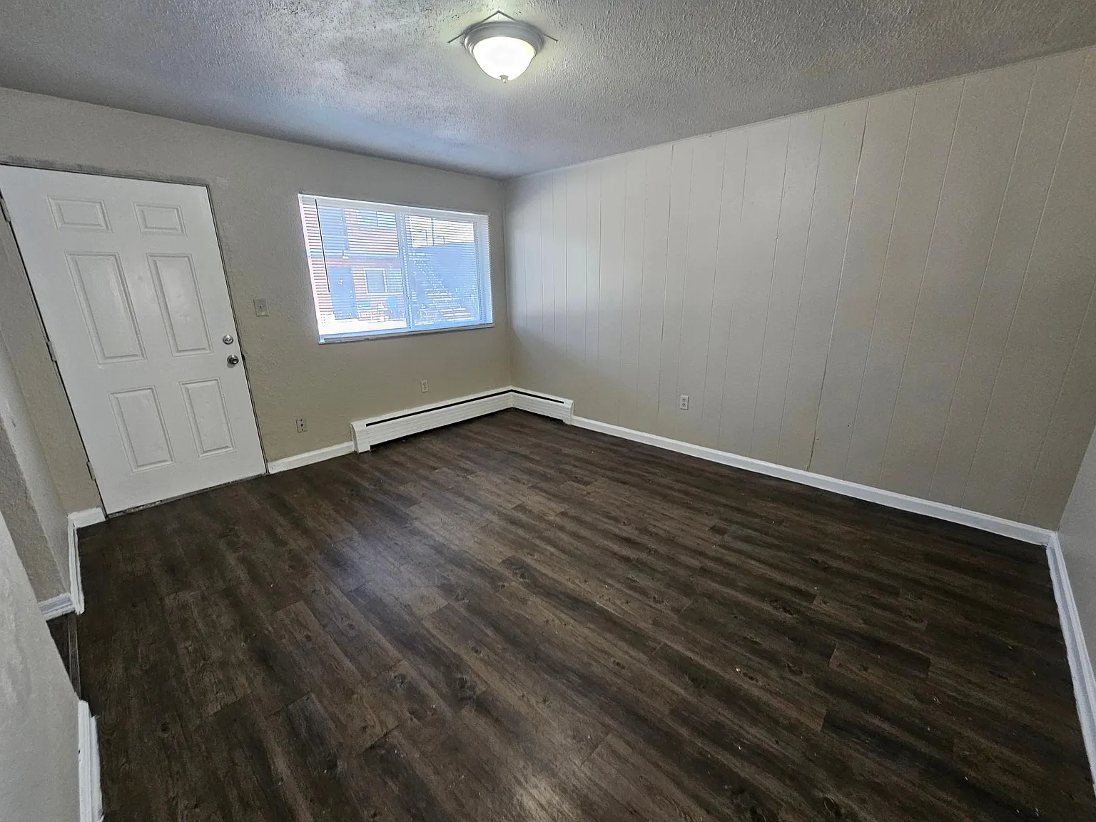 2 bed, 565 sqft, $1,290 — Photo 1