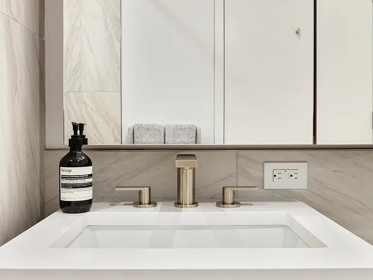 2315 44th Dr #24A — Photo 11