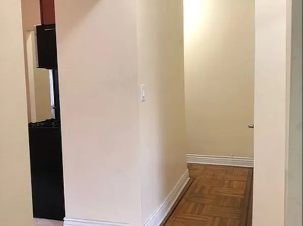 1176 President Street image 4 of 8