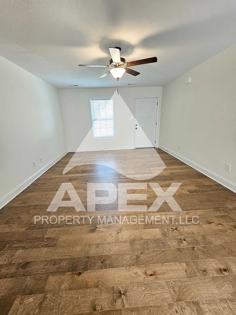 Beautiful 4 Bd 2.5 Ba Single Family home in Powell! — Photo 4