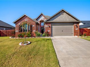 5701 W Red Maple Dr, Bentonville, AR 72712