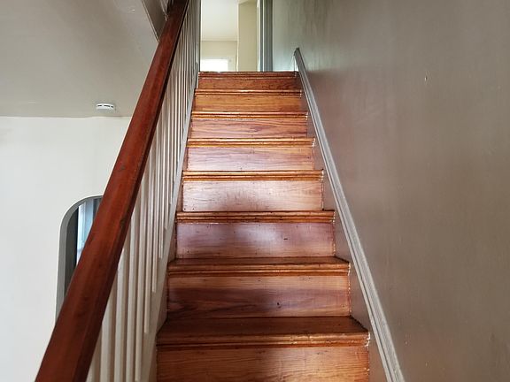 3rd image of 314 W Mount Pleasant Ave
