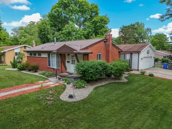 700 Coolidge Dr, Midland, MI 48642