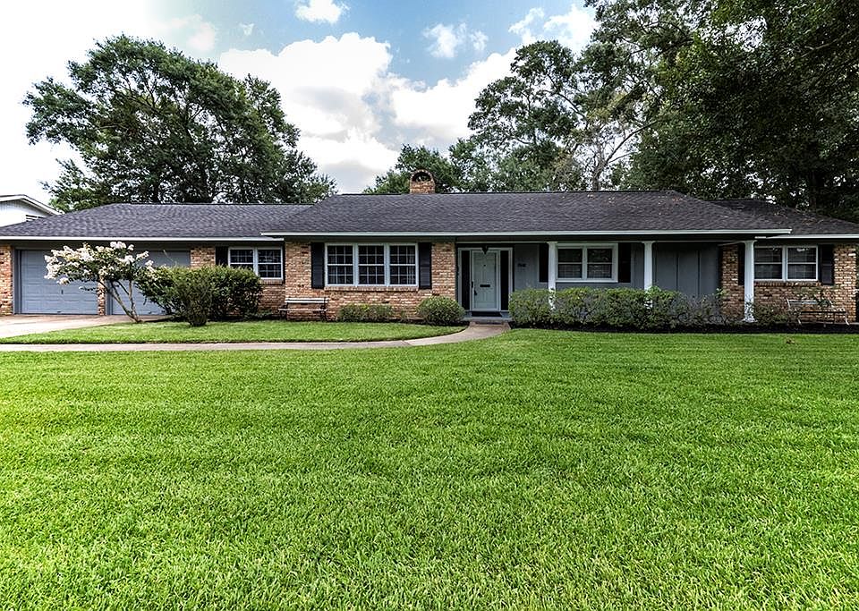 1st image of 2040 Chevy Chase Ln