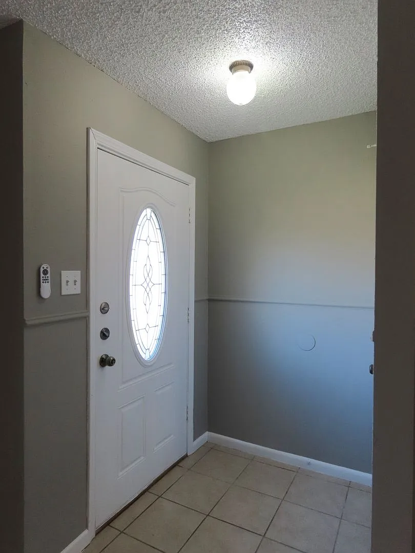 South Tyler! 3 Bedroom, 2 Bath Duplex w/Garage — Photo 4
