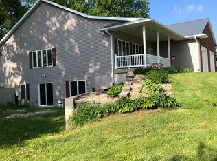 393 Prairie Main Rd, Monticello, IA 52310