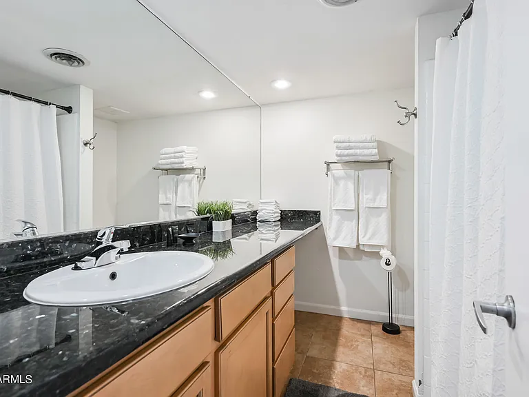 1702 W Tuckey Ln #230 — Photo 10