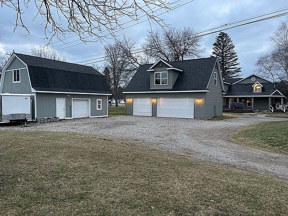 Barn and garage 