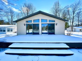 3784 Pinelands Rd, Gladwin, MI 48624
