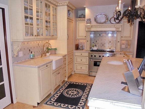Kitchen, view 2
