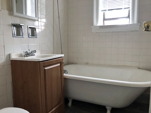 4th image of 18 Kensington Ave #21E