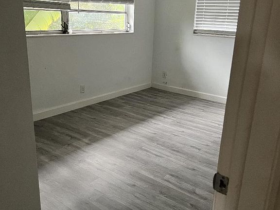 3rd image of 190 SE 12th Ave APT 8B