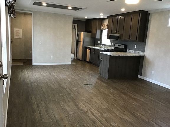 2nd image of 16 Brookside Mnr #16