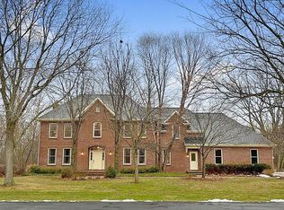 55 Meadow Row Ct, Appleton, WI 54913