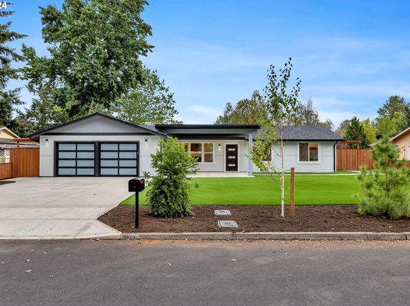 9919 NE Oakhurst Dr, Vancouver, WA 98662