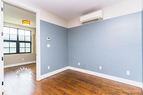 Rented by MySpaceNYC | media 16